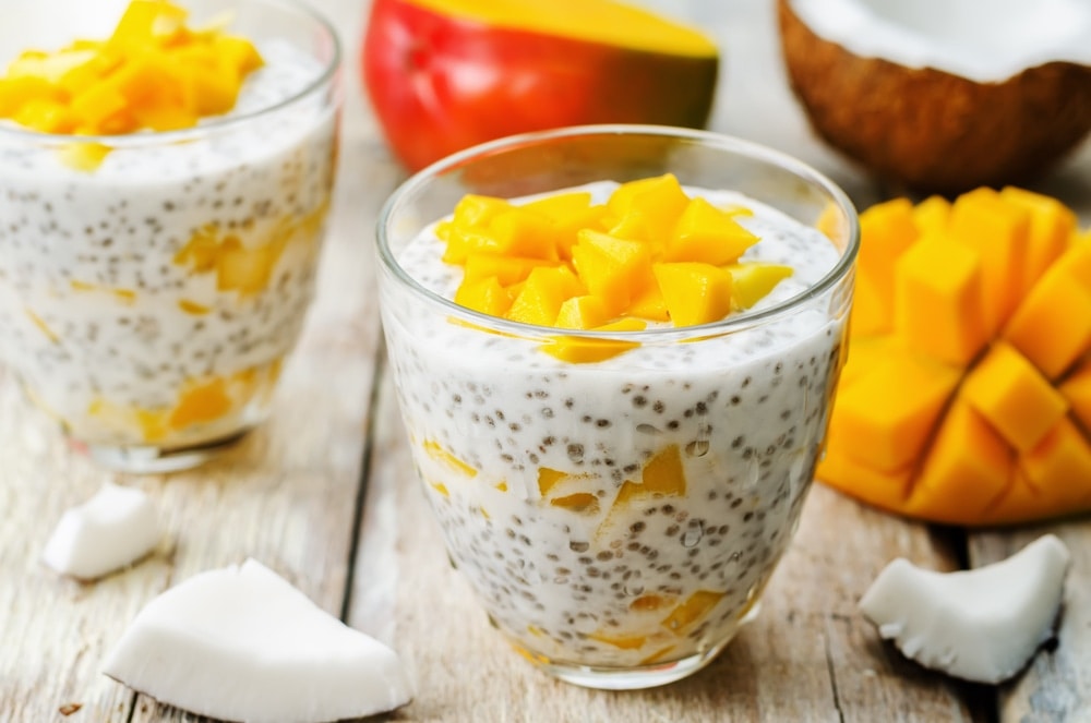 PUDDING DE CHIA Y MANGO CON YOGUR GRIEGO